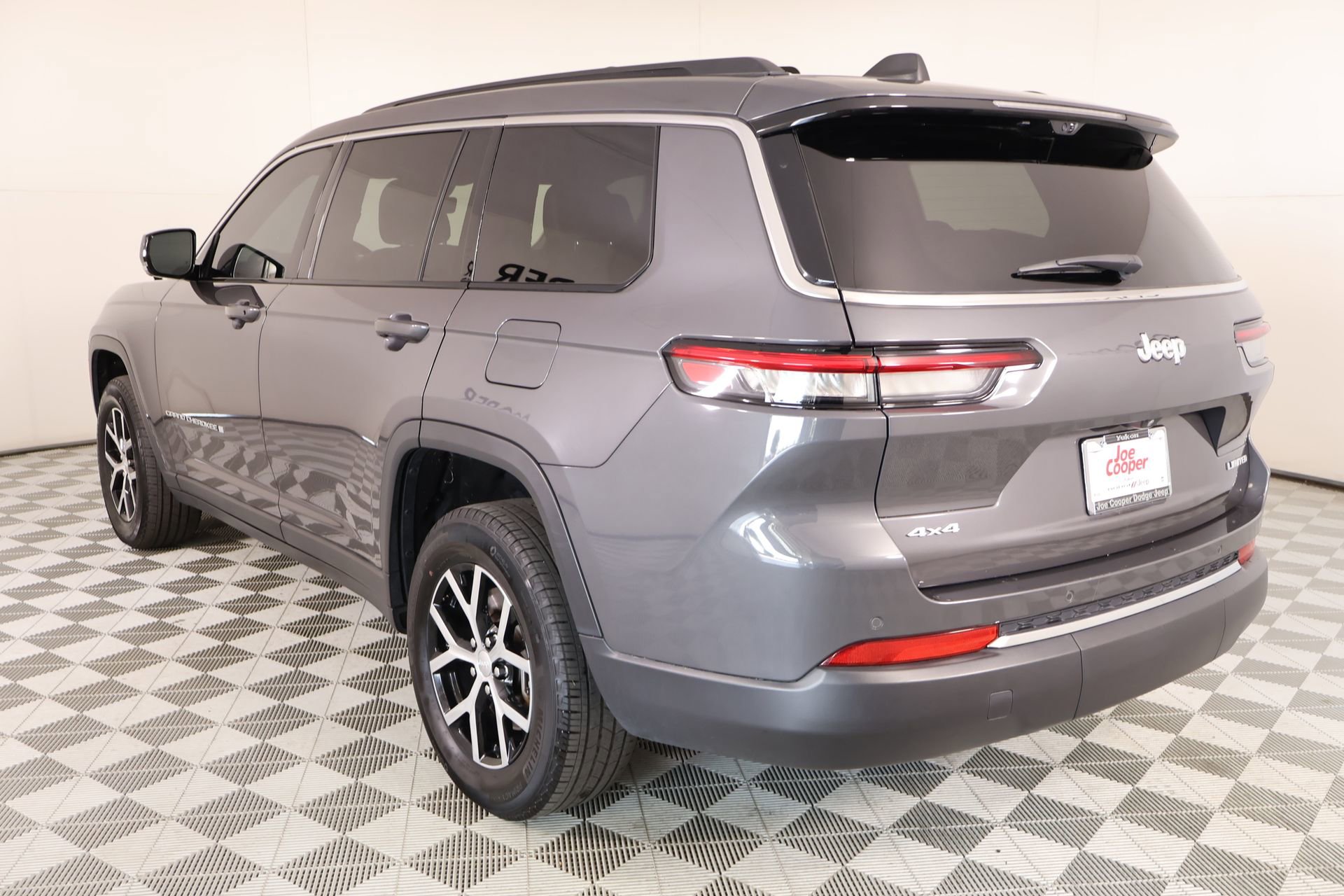 Used 2024 Jeep Grand Cherokee L Limited w/ Luxury Tech Group II AWD/4WD image 26