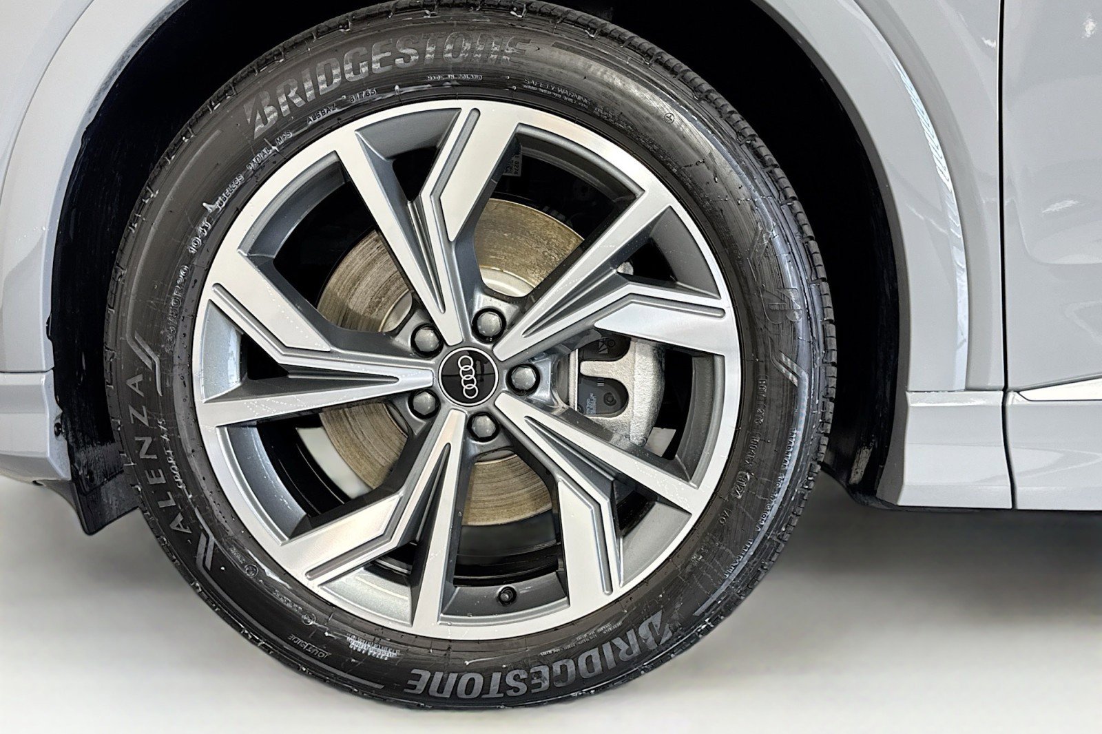 Used 2025 Audi Q4 e-tron Premium w/ Convenience Package image 30