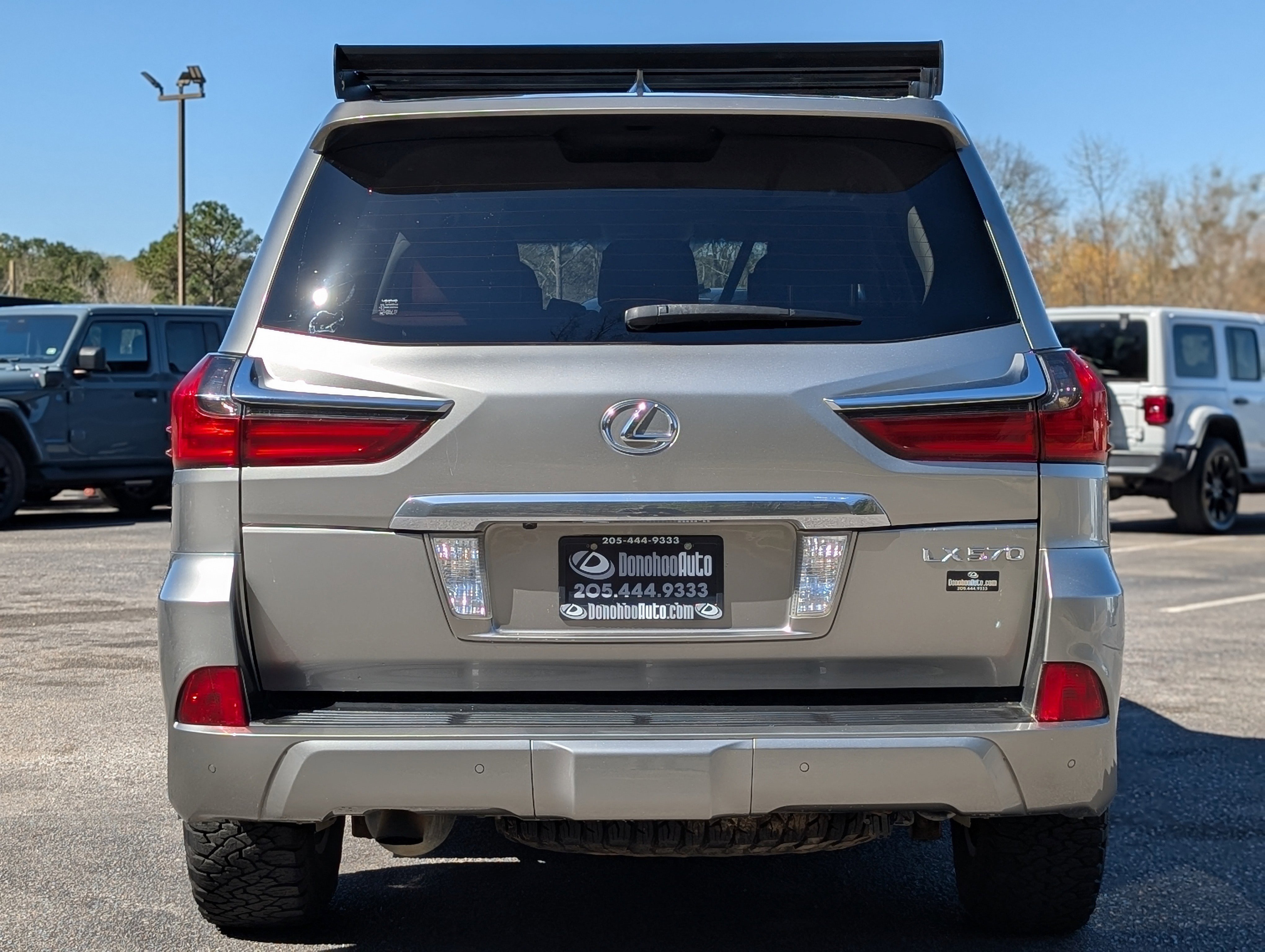 Used 2017 Lexus LX 570 4WD w/ Luxury Package image 8