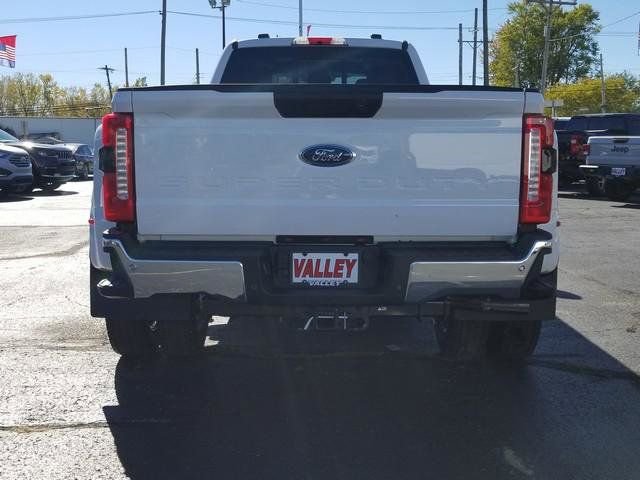 New 2026 Ford F450 XLT image 4