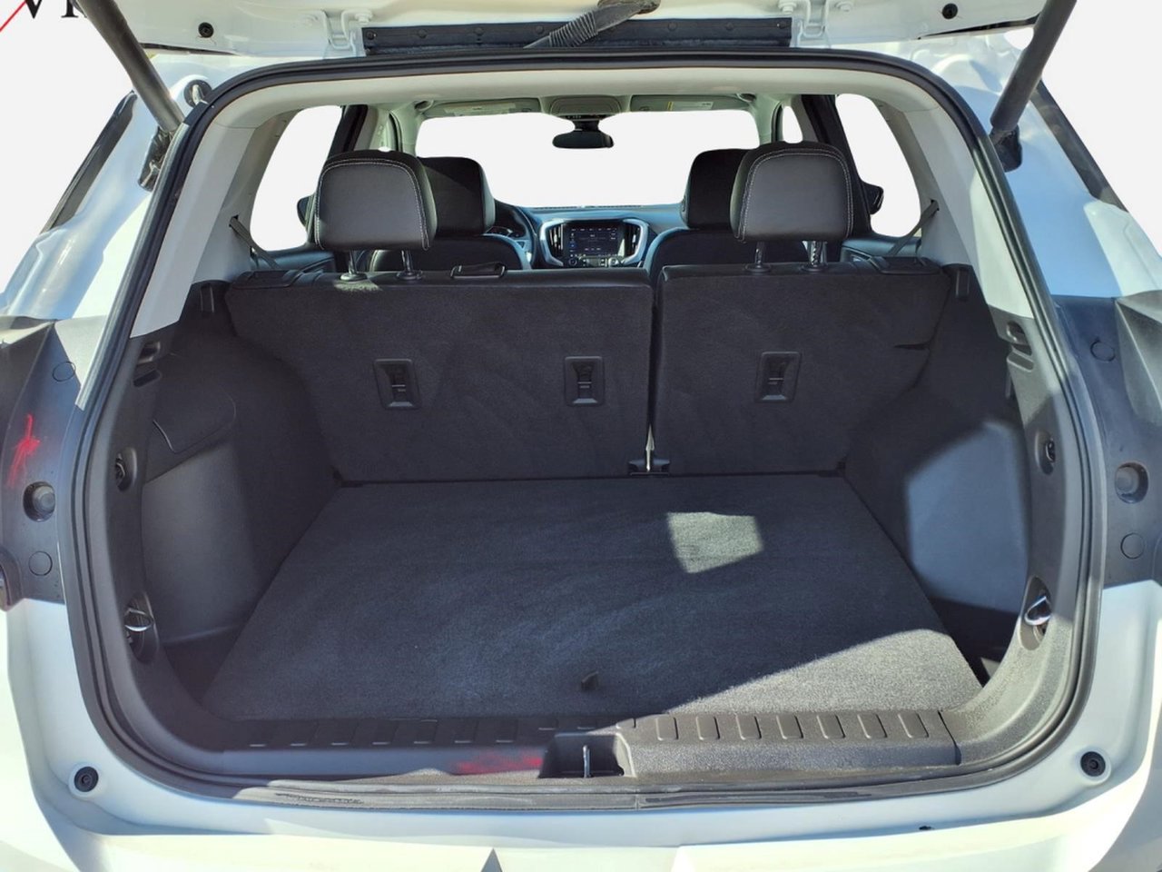 Used 2022 GMC Terrain SLT AWD/4WD image 5