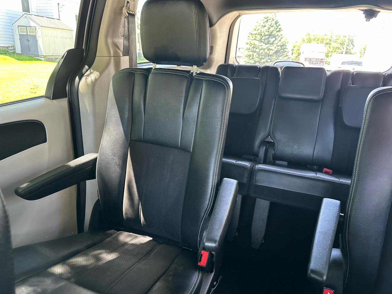 Used 2019 Dodge Grand Caravan SXT FWD image 25