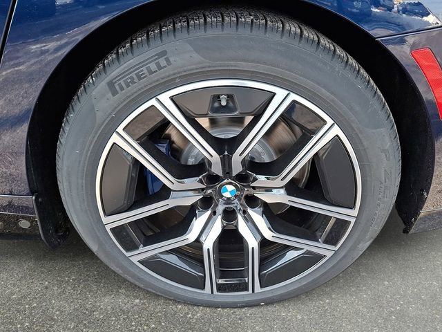 New 2026 BMW 750e xDrive w/ Executive Package image 8