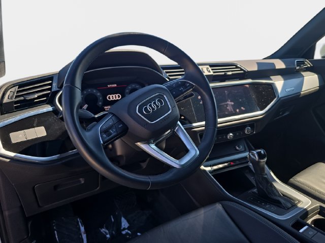 Used 2021 Audi Q3 2.0T Premium w/ Convenience Package AWD/4WD image 19