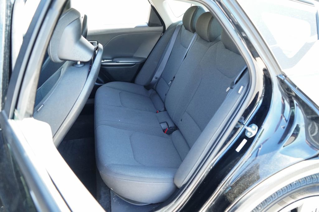 Used 2025 Kia K4 FWD image 9