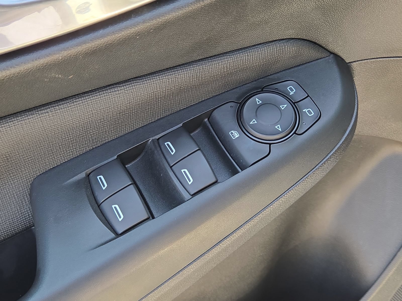 Used 2025 Buick Envista Sport Touring FWD image 21
