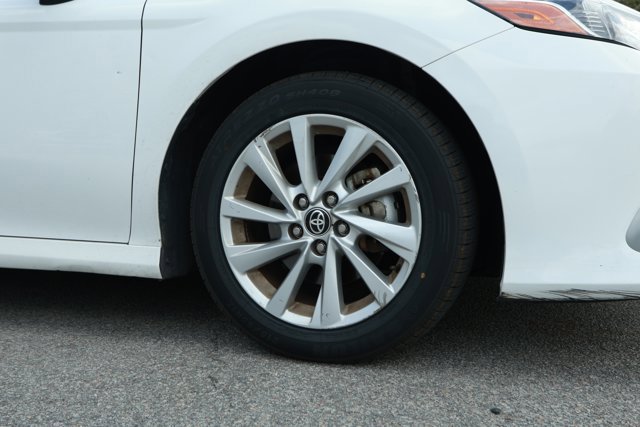 Used 2024 Toyota Camry LE FWD image 5