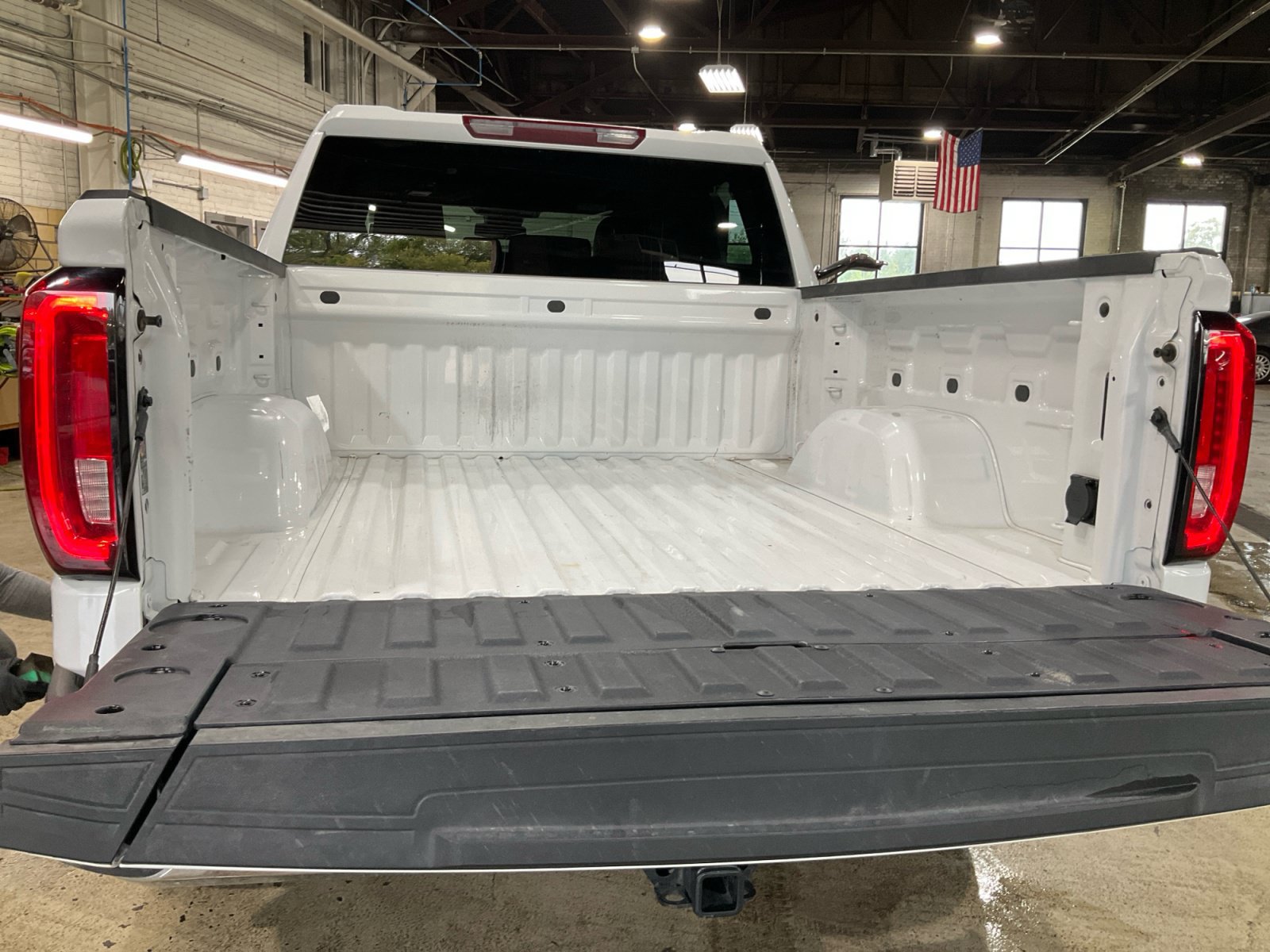 Used 2026 GMC Sierra 1500 SLT AWD/4WD image 25
