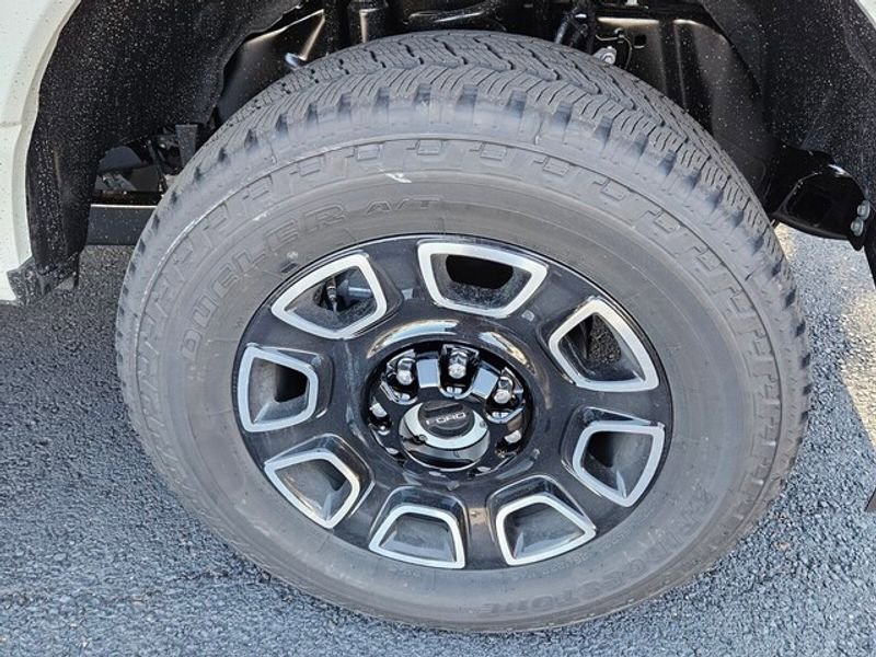 New 2026 Ford F250 Platinum image 17