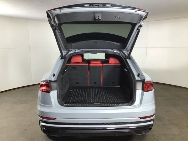 Used 2021 Audi Q8 Prestige image 24