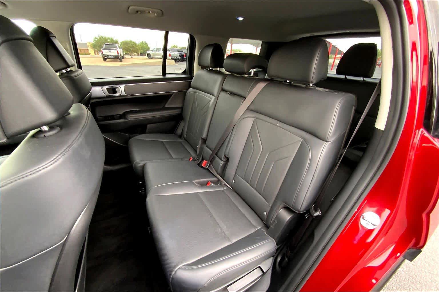 Used 2025 Hyundai Santa Fe SEL FWD image 21