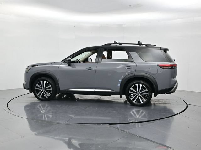 Used 2025 Nissan Pathfinder Platinum FWD image 7