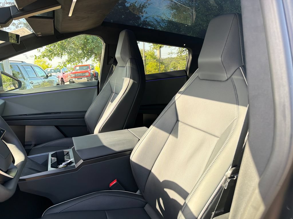 Used 2024 Tesla Cybertruck AWD Crew Cab image 20