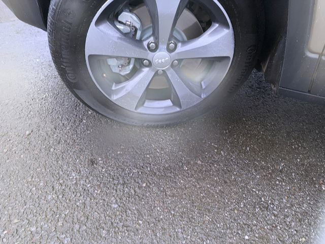 Used 2019 Jeep Cherokee Limited w/ Technology Group image 30