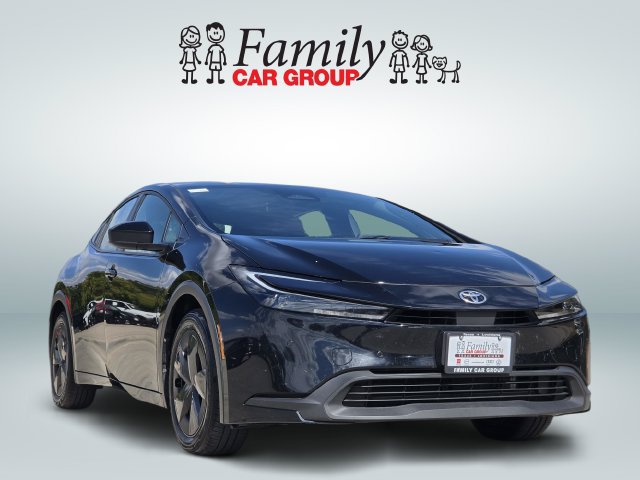 Used 2025 Toyota Prius LE FWD image 2