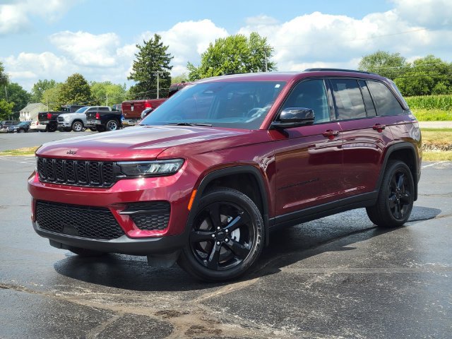 Used 2024 Jeep Grand Cherokee Altitude