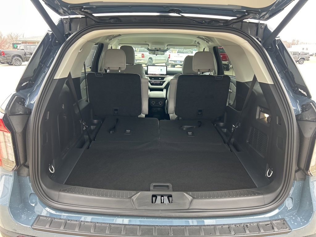 Used 2026 Ford Explorer Active w/ Active Comfort Package image 12