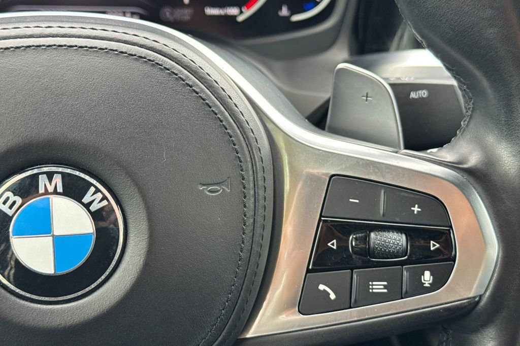 Used 2020 BMW 330i Sedan w/ M Sport Package RWD image 27