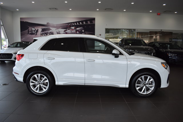 Used 2023 Audi Q3 2.0T Premium Plus w/ Premium Plus Package AWD/4WD image 8
