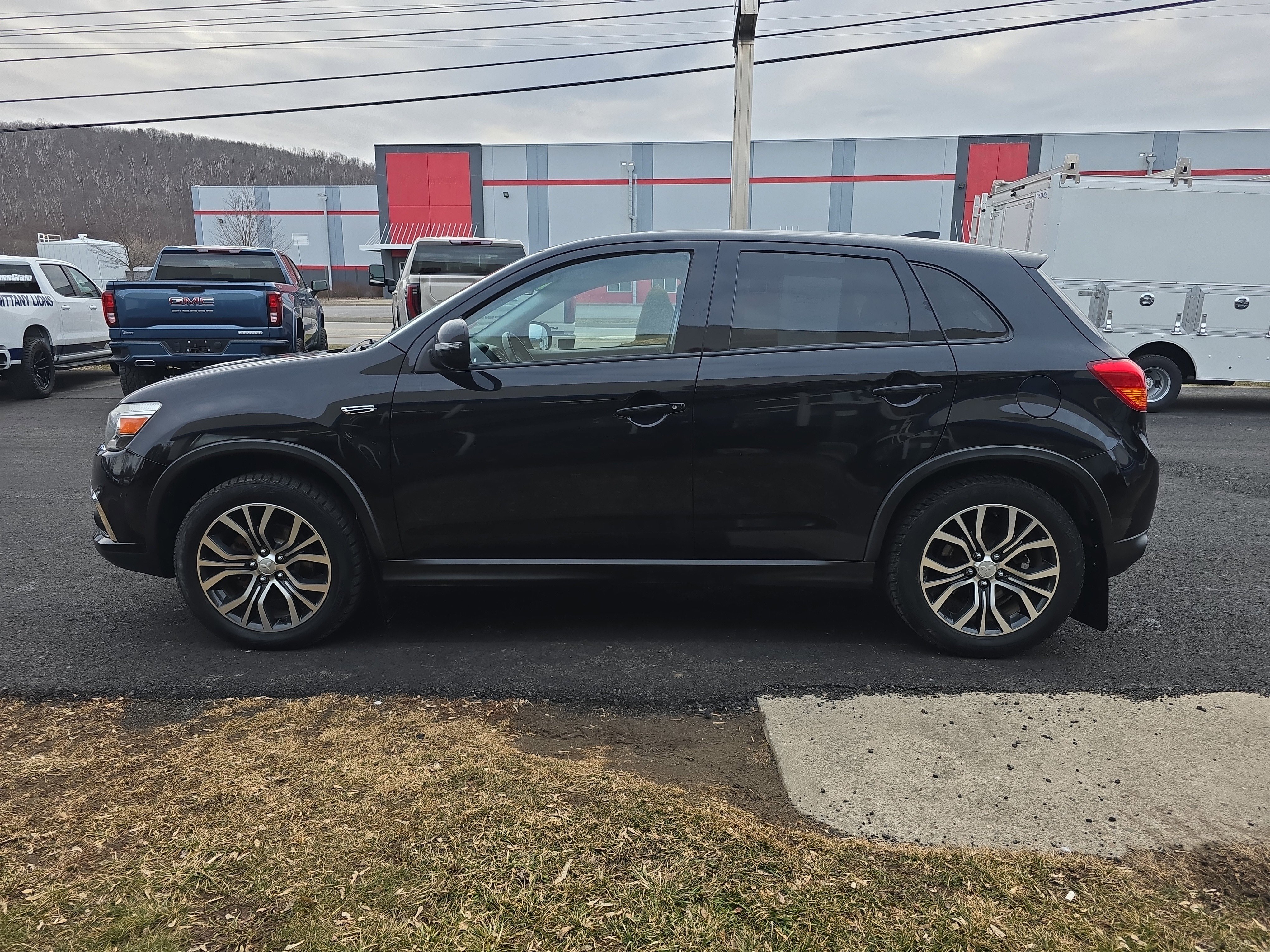 Used 2017 Mitsubishi Outlander Sport SE image 7