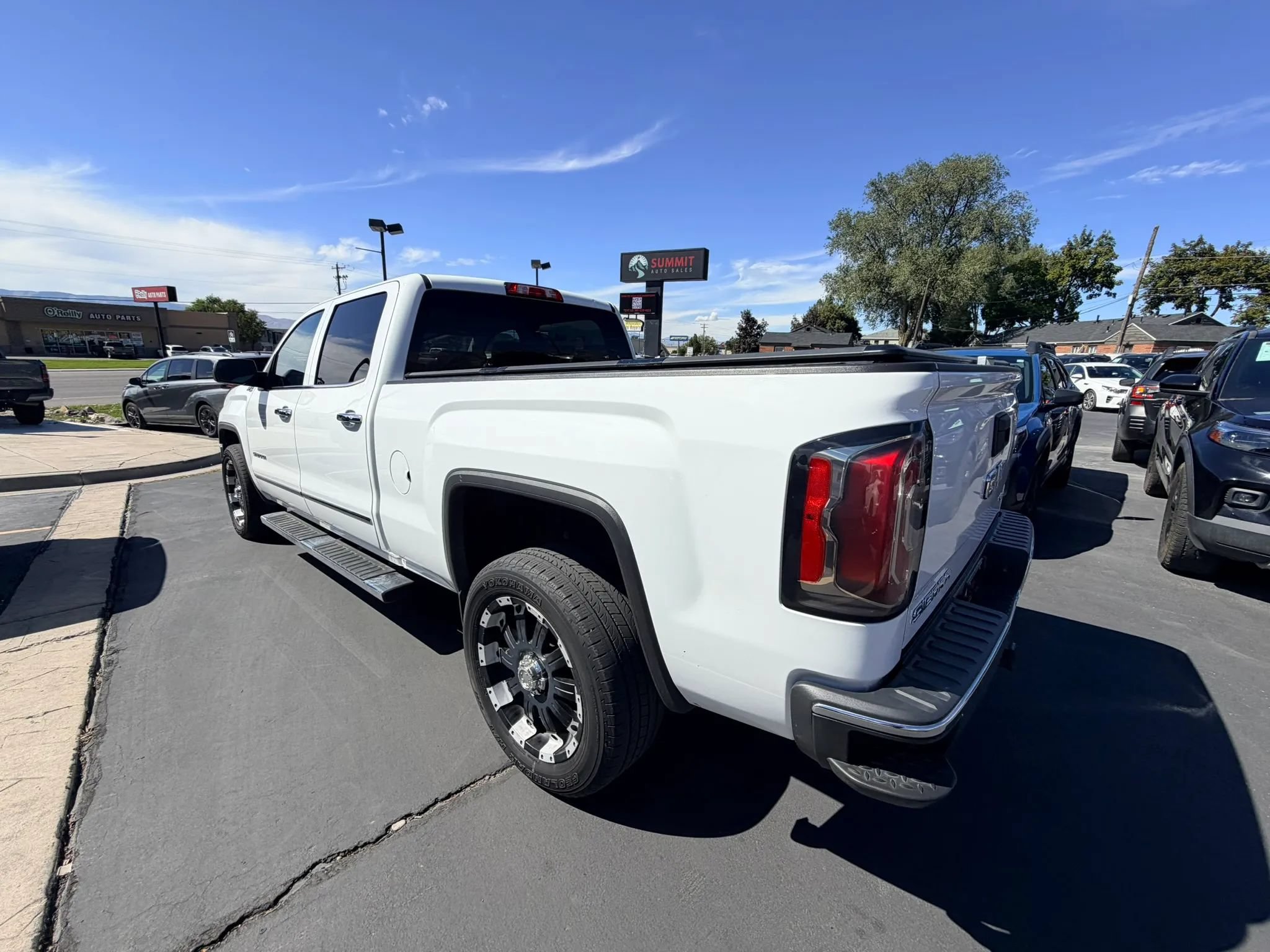 Used 2018 GMC Sierra 1500 SLT w/ SLT Premium Package AWD/4WD image 6