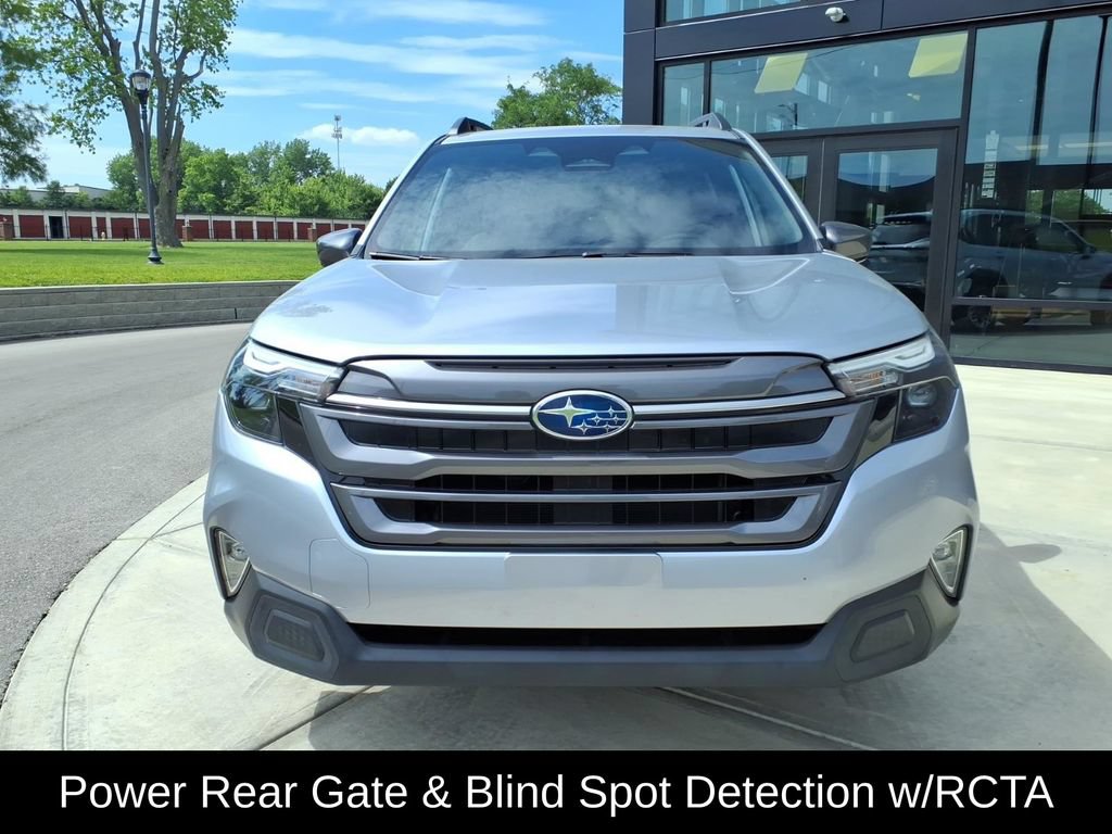 Used 2025 Subaru Forester Premium AWD/4WD image 2
