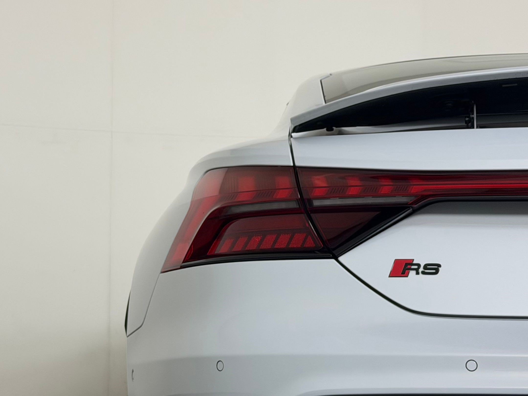 Used 2023 Audi RS e-tron GT w/ Carbon Performance Package AWD/4WD image 13