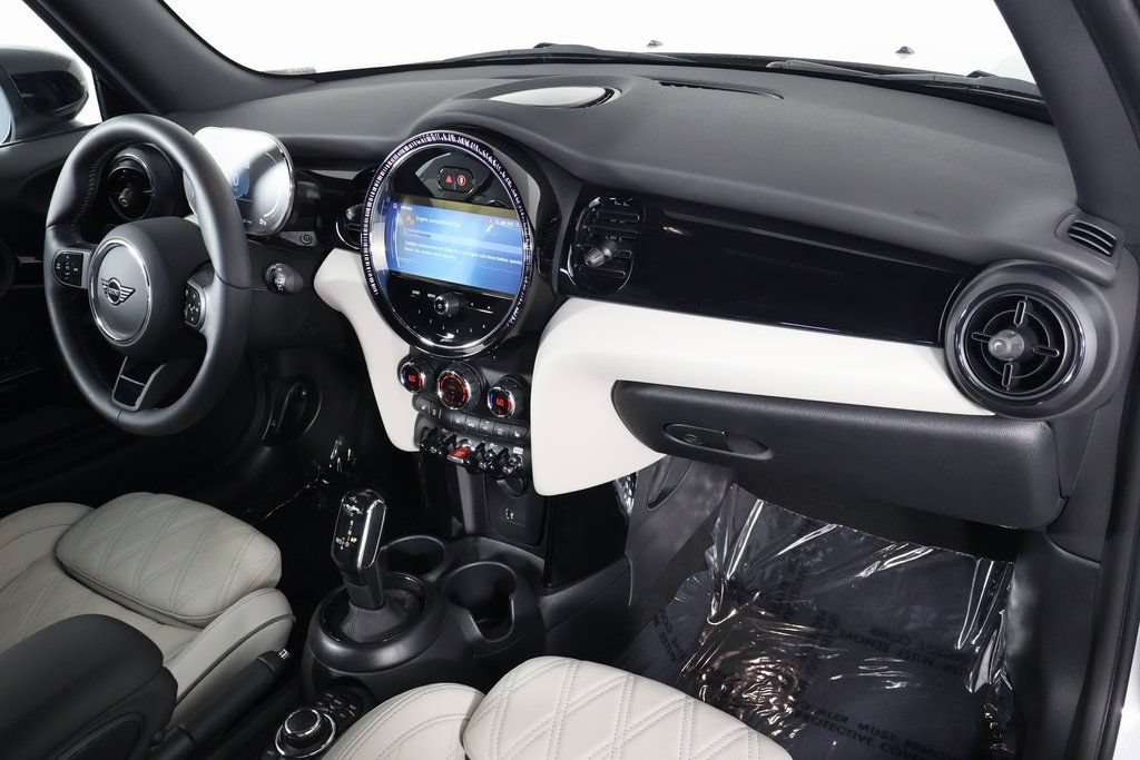 Used 2024 MINI Cooper S w/ Signature Upholstery Package FWD image 10