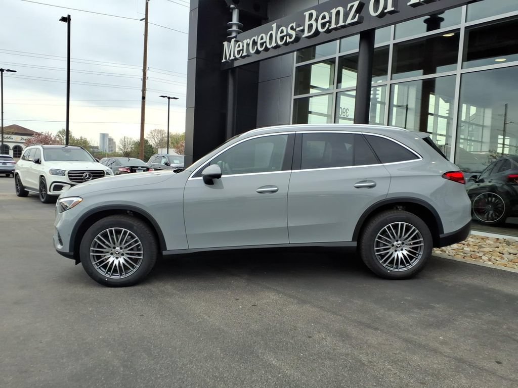 New 2026 Mercedes-Benz GLC 300 4MATIC image 3