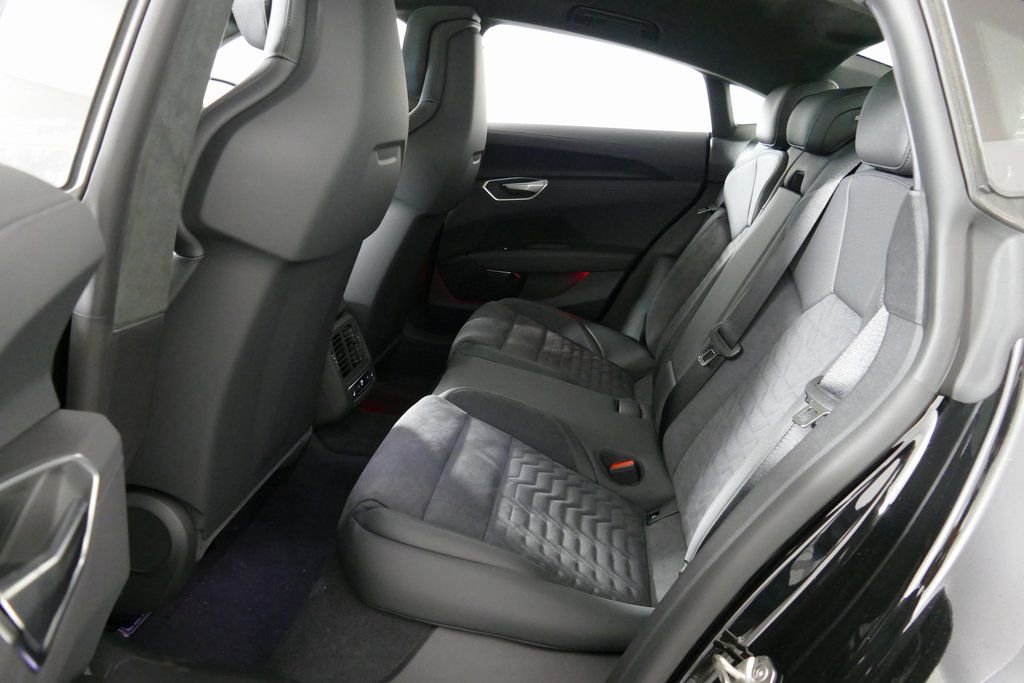 New 2026 Audi S e-tron GT Prestige image 32