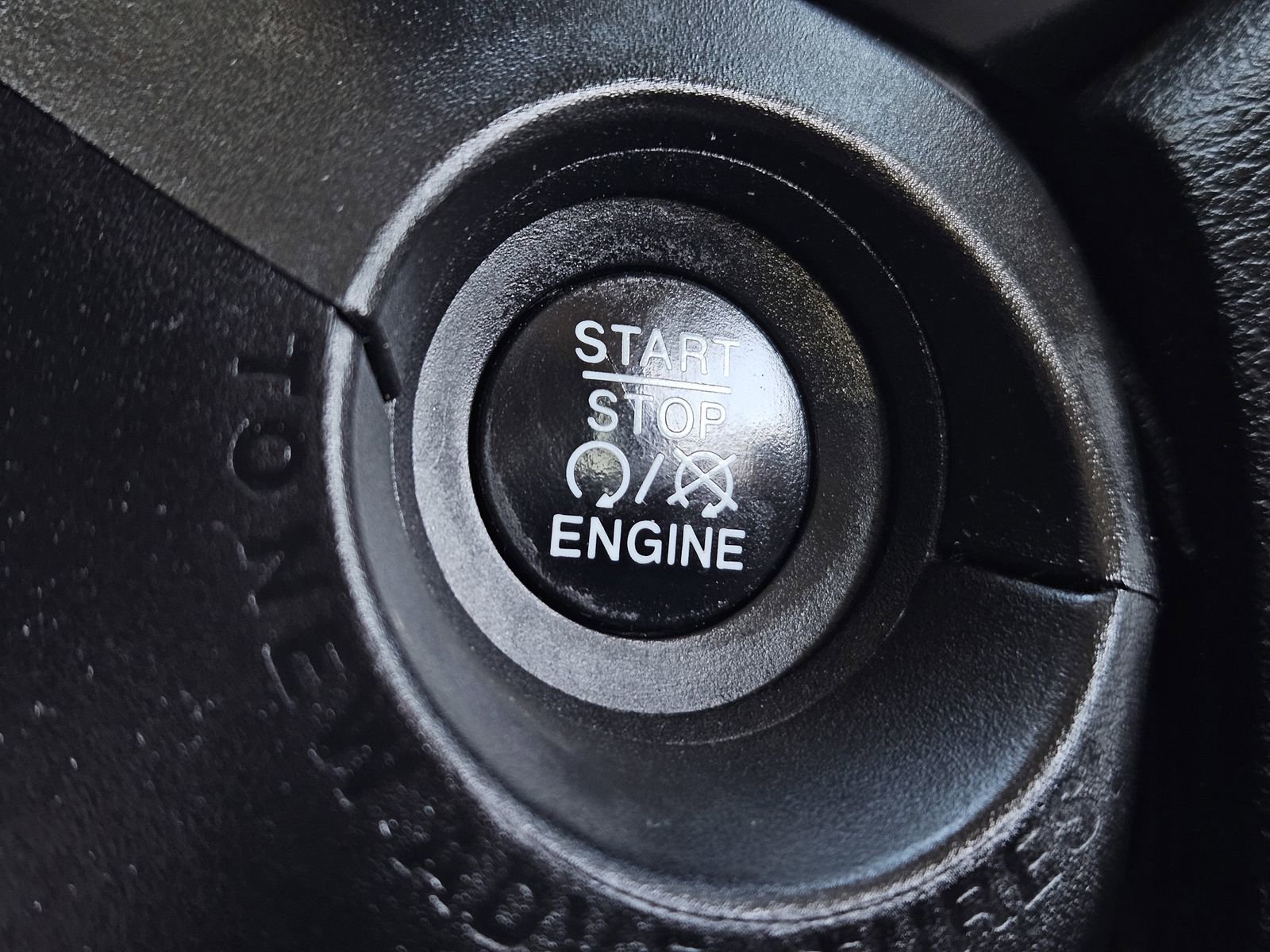 Used 2017 Jeep Renegade Latitude w/ Safety & Security Group (ALP) image 25