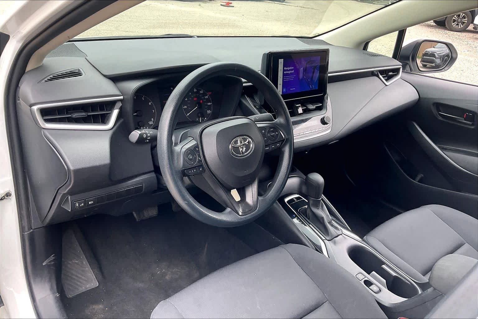Used 2023 Toyota Corolla LE FWD image 17