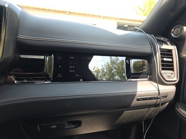 Used 2025 RAM 2500 Limited AWD/4WD image 28