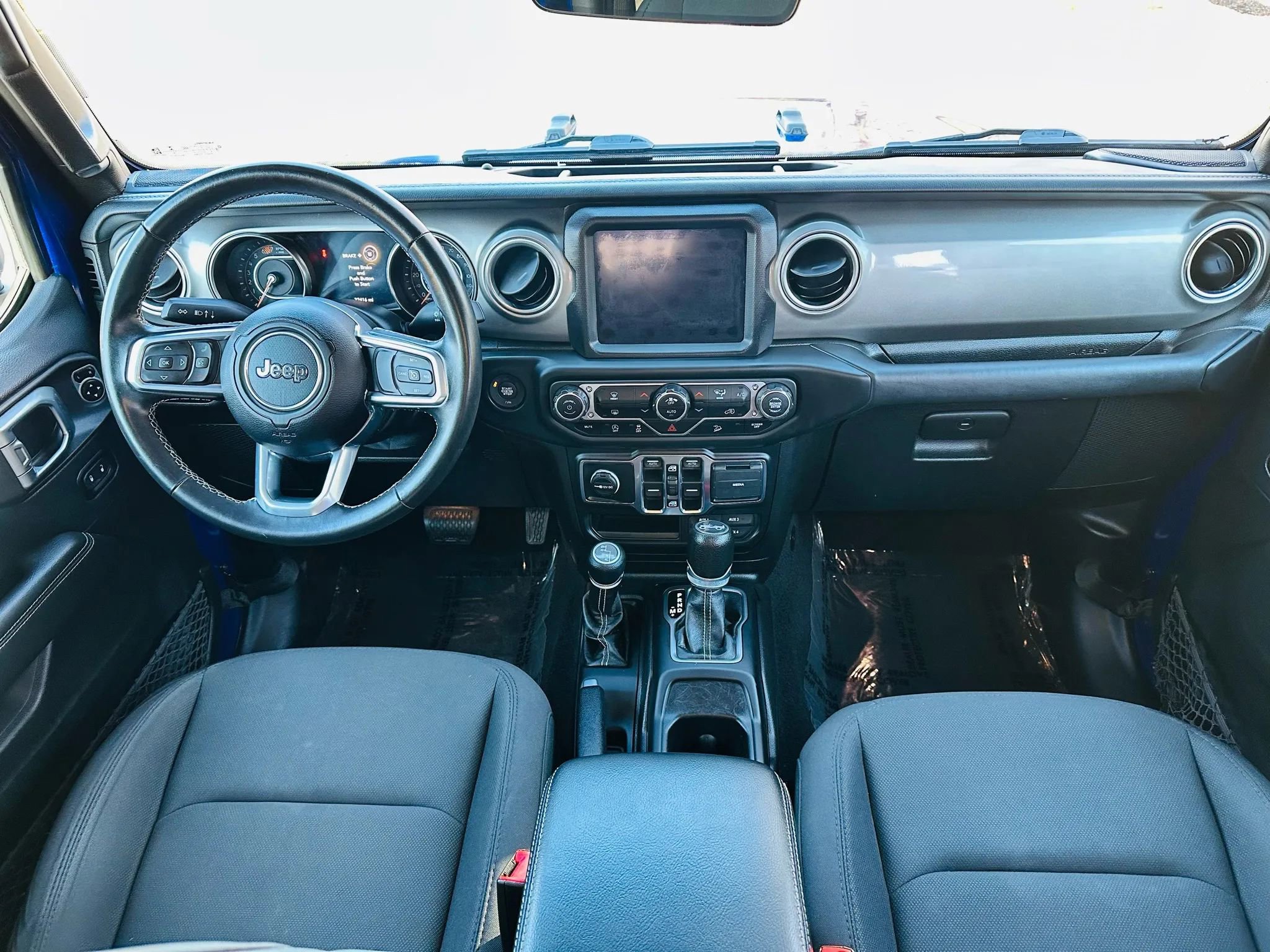 Used 2019 Jeep Wrangler Unlimited Sahara image 9