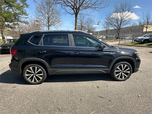 Used 2023 Volkswagen Taos SE w/ Panoramic Sunroof Package image 4