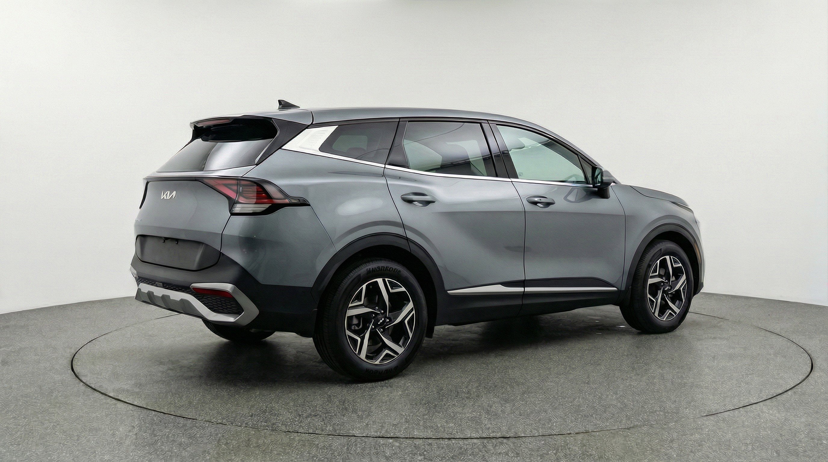 Used 2025 Kia Sportage LX image 9