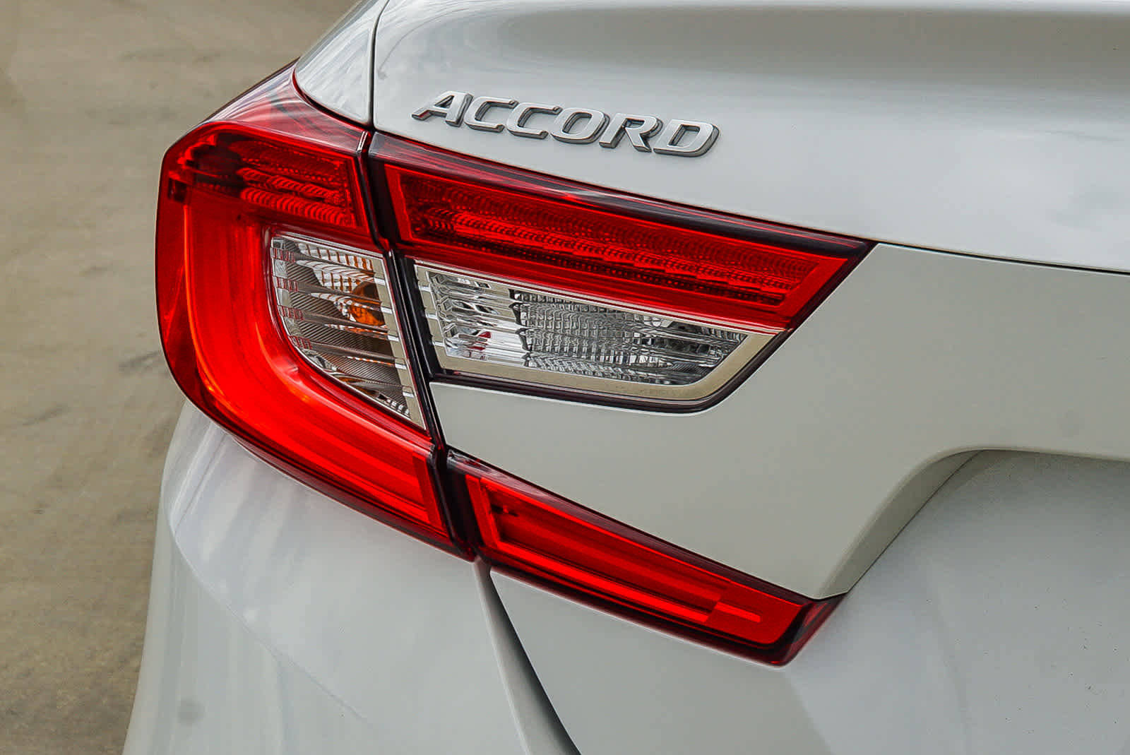 Used 2019 Honda Accord Touring image 11