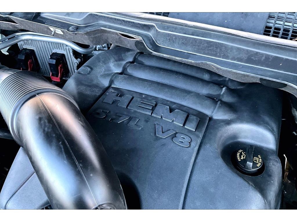 Used 2017 RAM 1500 Classic SLT image 30