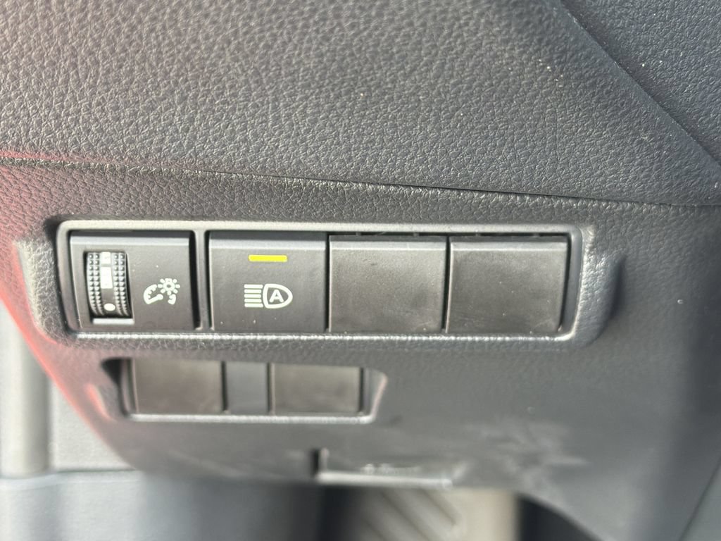Used 2023 Toyota Corolla Cross LE FWD image 28