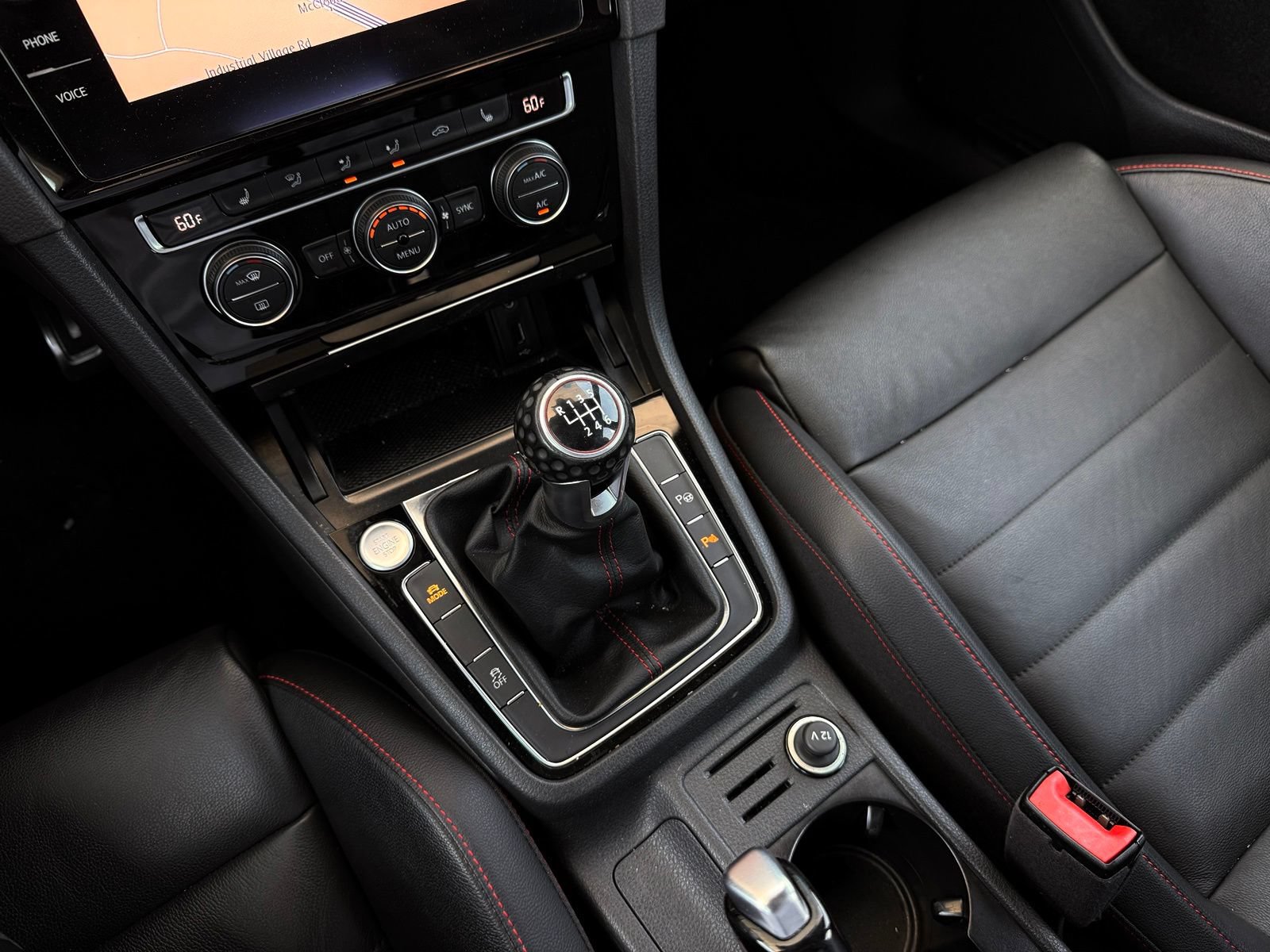 Used 2018 Volkswagen GTI SE FWD image 48