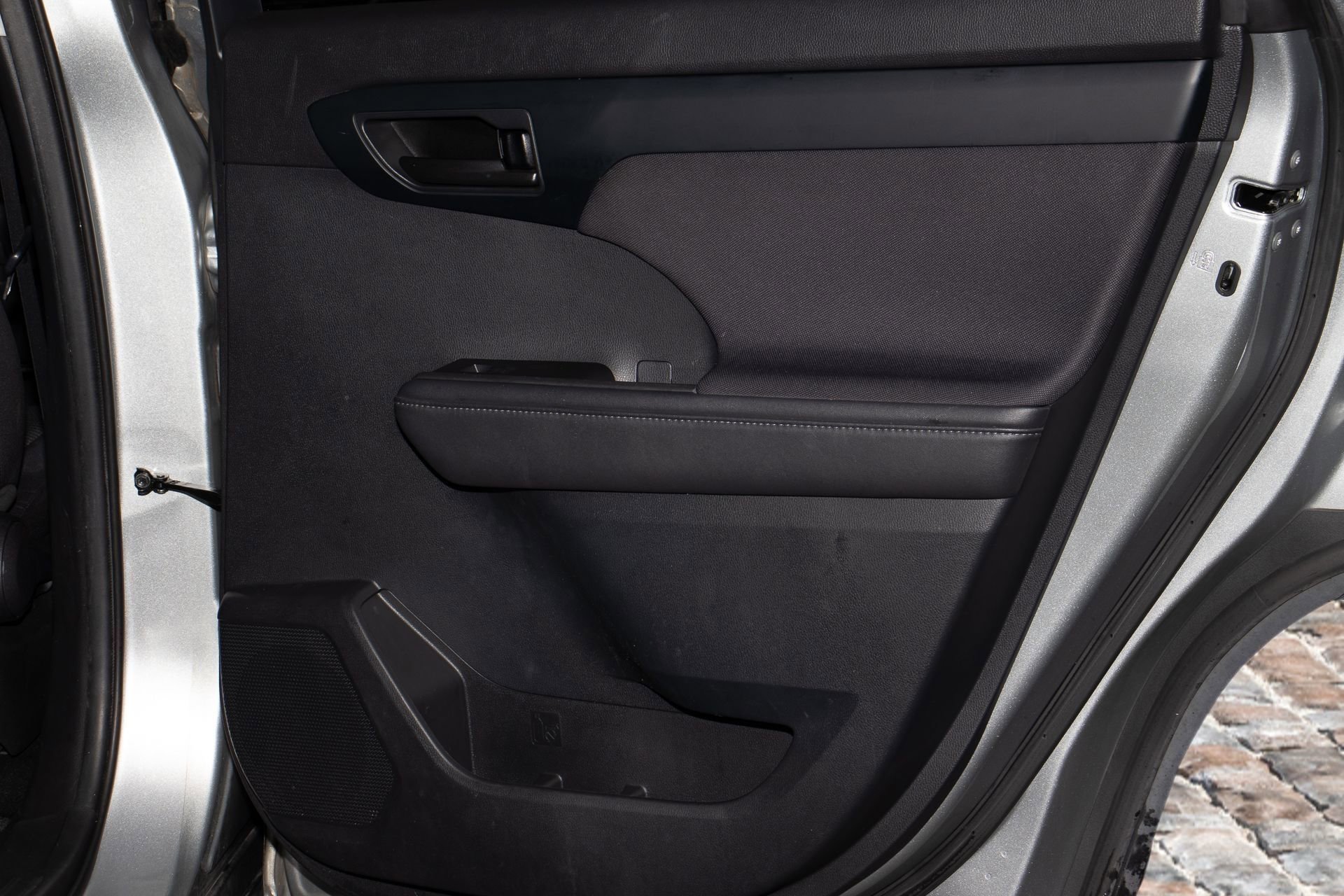 Used 2020 Toyota Highlander L image 16