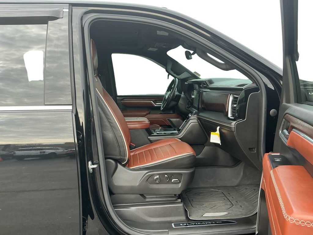 Used 2024 GMC Sierra 3500 Denali Ultimate AWD/4WD image 22