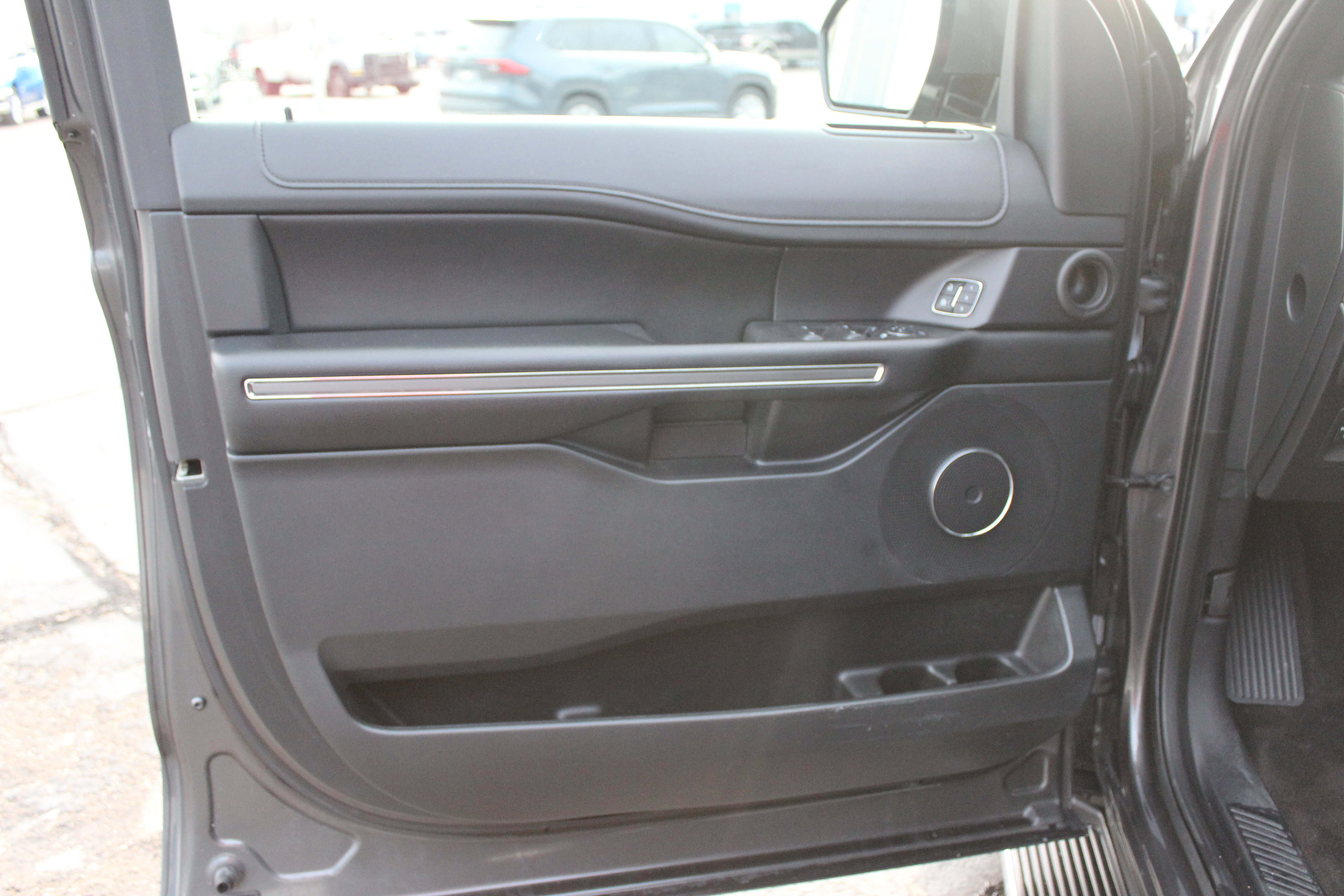 Used 2020 Ford Expedition XLT w/ Equipment Group 202A image 11