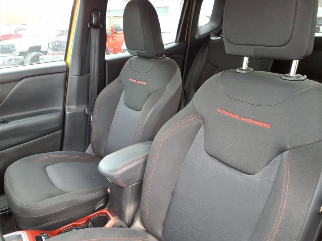 Certified 2018 Jeep Renegade Trailhawk w/ Cold Weather Group II AWD/4WD image 9