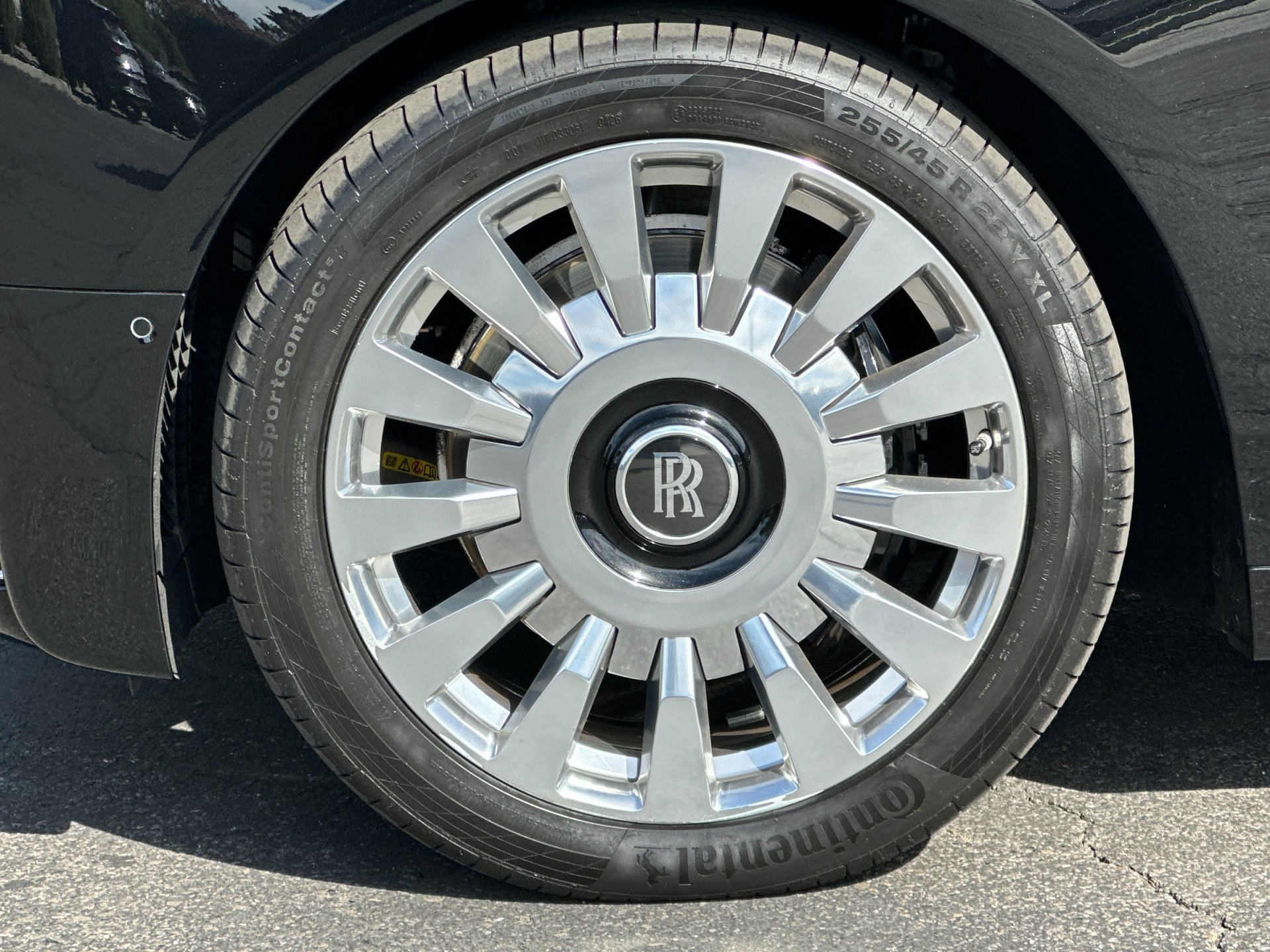 Certified 2018 Rolls-Royce Phantom Extended Wheelbase RWD image 32
