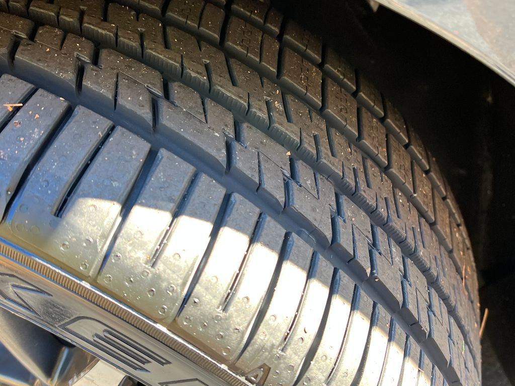 Used 2021 Chevrolet Corvette Stingray Premium Conv w/ Z51 Performance Package image 22