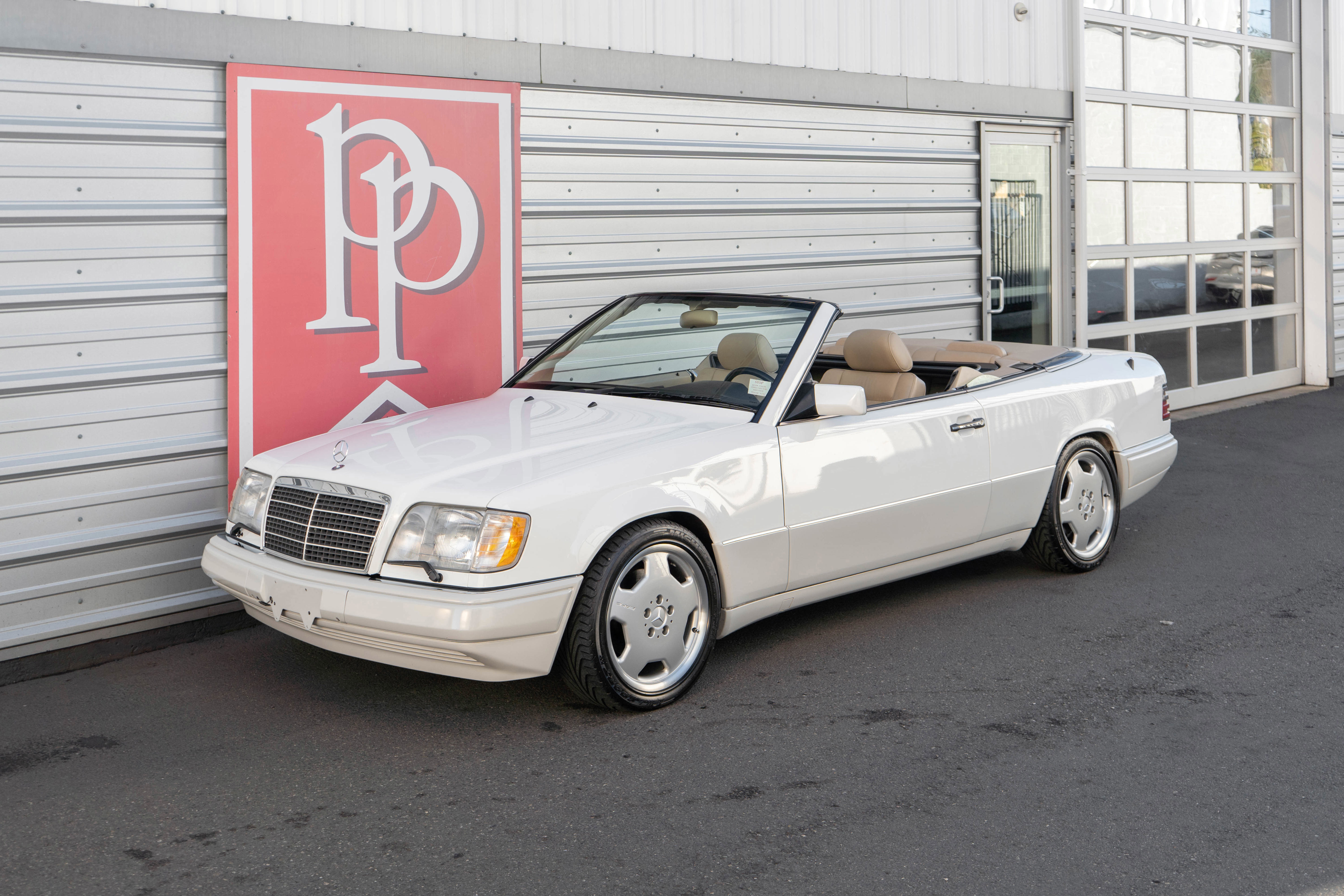 Used 1995 Mercedes-Benz E 320 Convertible image 29
