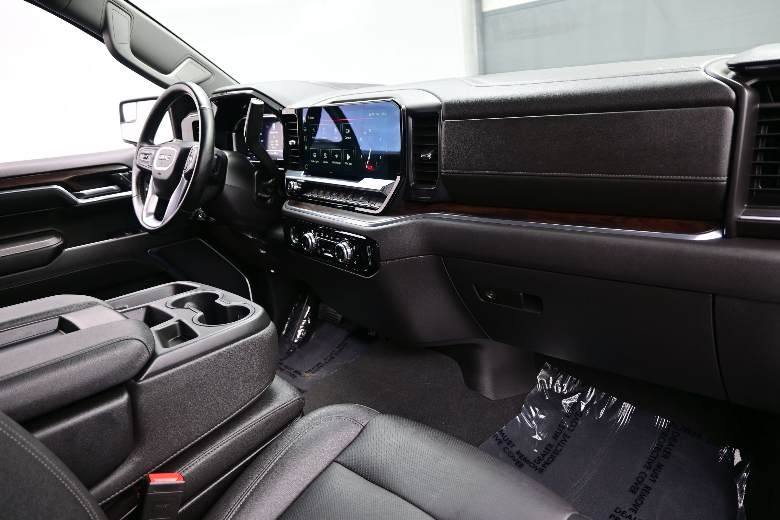 Used 2024 GMC Sierra 1500 SLT AWD/4WD image 18