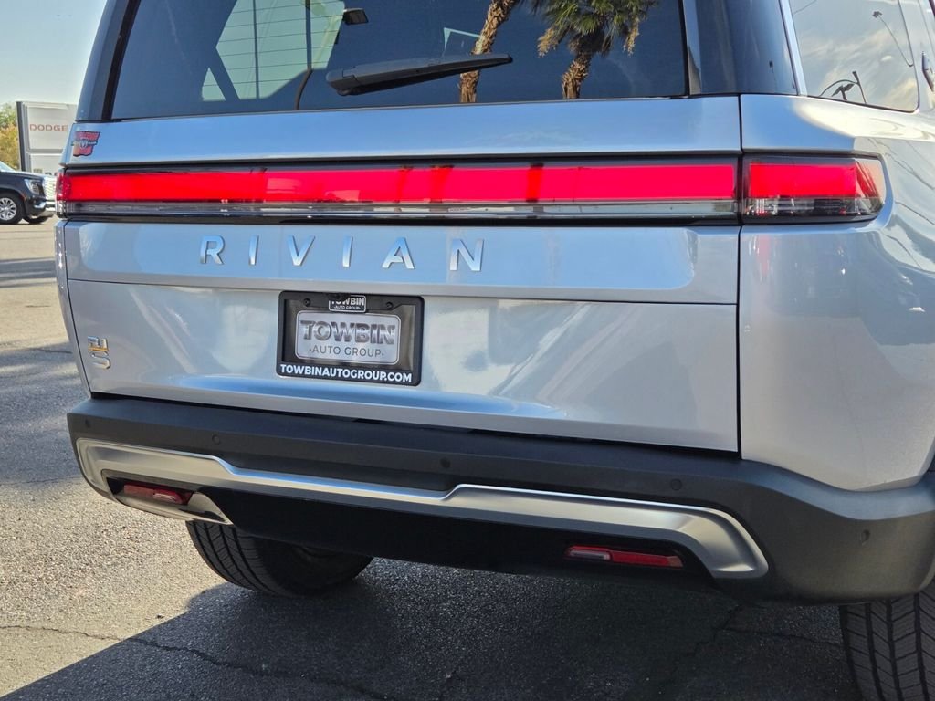 Used 2024 Rivian R1S Adventure AWD/4WD image 5