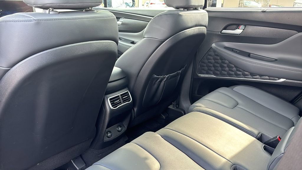 Used 2023 Hyundai Santa Fe SEL w/ Premium Package image 31